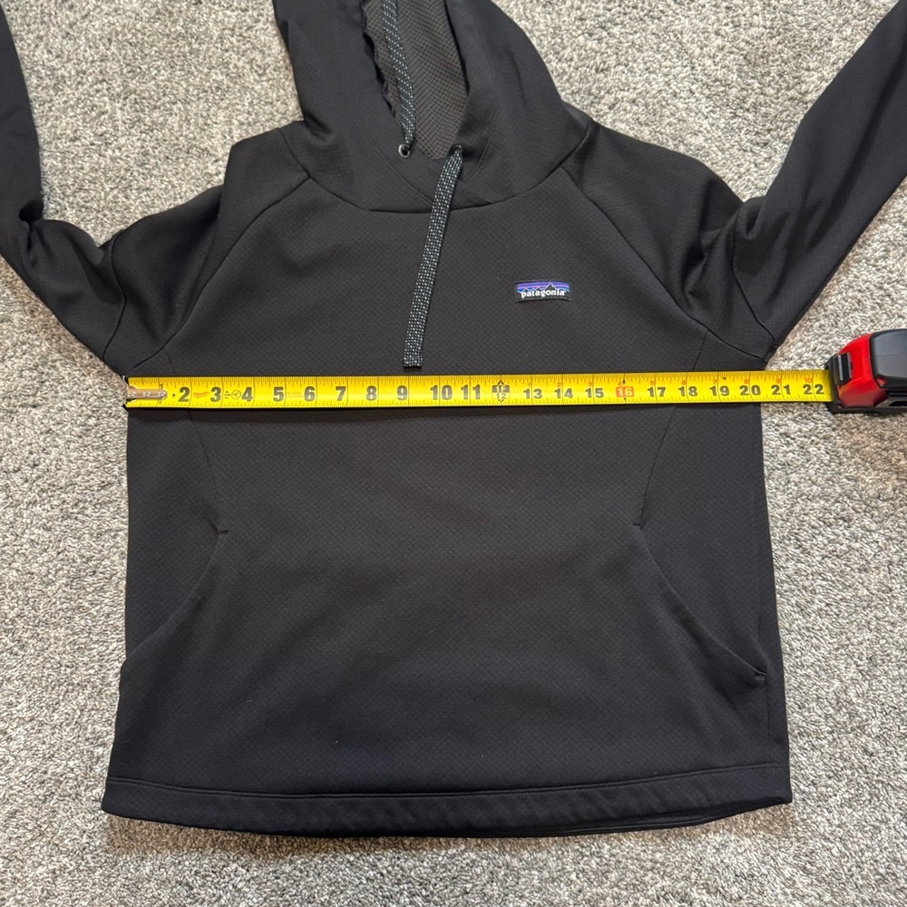 Women’s Patagonia Quiet Ride Black Pullover Hoodie Size M Outdoor Hiking - Picture 5 of 6